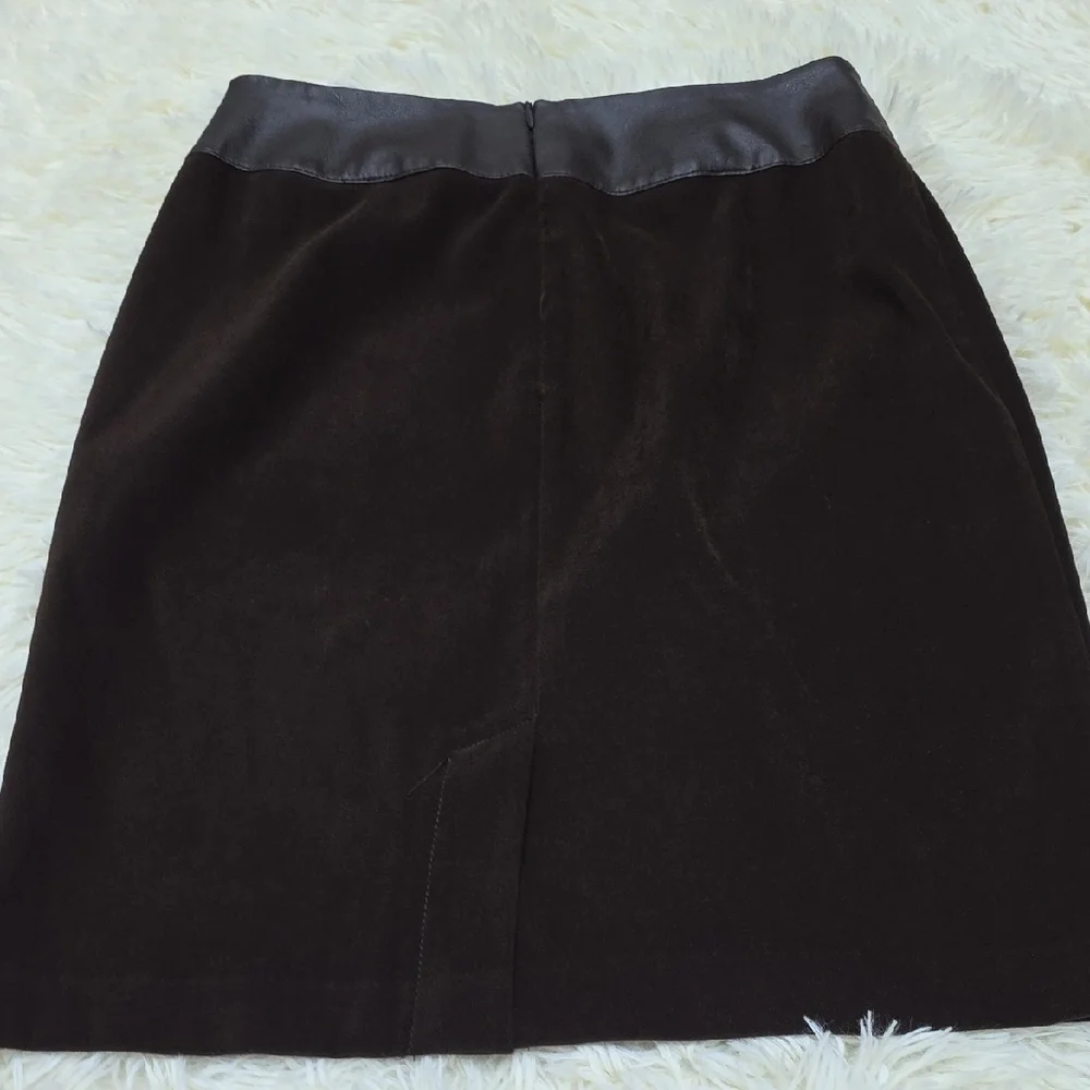 Ingenuity Vintage Chic Black Pencil Skirt